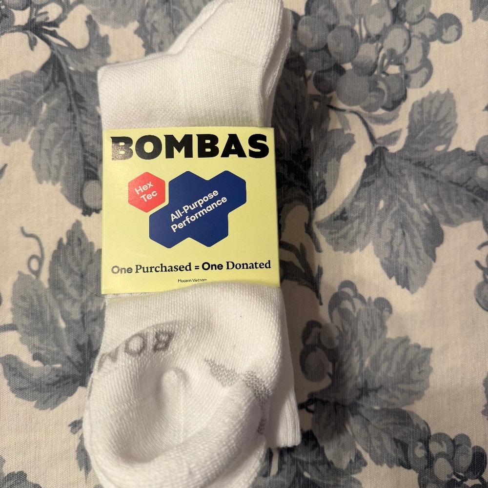NWT Mens 3-Pair Pack Bombas White All-Purpose Performance Calf-length Crew Socks